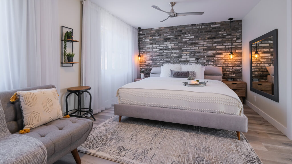 Loft, mont blanc, chalets, voyage, location, louer, airbnb, reservation, reserve, loisir, detente, repos, pause, nature, plein air, st-faustin-du-lac-carré, laurentides, tremblant, nord, villegiature, chalet, campagne, zen, paix, region, bois, moderne, chaleureux, foyer, vacances, spa, foret, famille, amis, village, hebergement, activite, restaurant, motoneige, ski de fond, peche, kayak, glissade, spectacle, montagne, ski alpin, vtt, patinage, patin, outdoor, food, show, river, lake, fishing, fatbike, fat bike, velo, bicyclette, golf, sport, randonnée, hiking, rent, renting, cabin, natural, north, vacation, trip, raquette, snowshoe, alpine ski, mountains, quebec, wilderness, woods, luxueux, luxe, couple, cycling